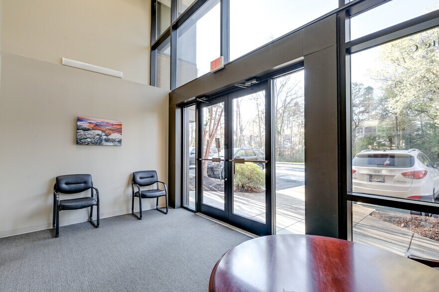 More Photos Of 8917 Fargo Rd, Richmond Office For Lease
