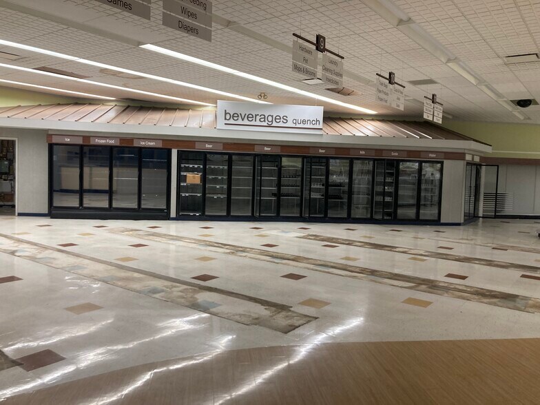 More Photos Of 214 Central Ave, Silver Creek Drugstore For Sale