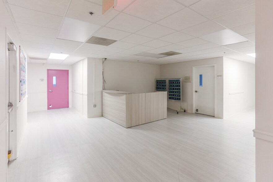 More Photos Of 1720 Harrison St, Hollywood Office Residential For Sale