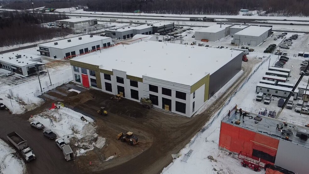 More Photos Of 4650 Rue Charles-Malhiot, Trois-Rivières Industrial For Lease