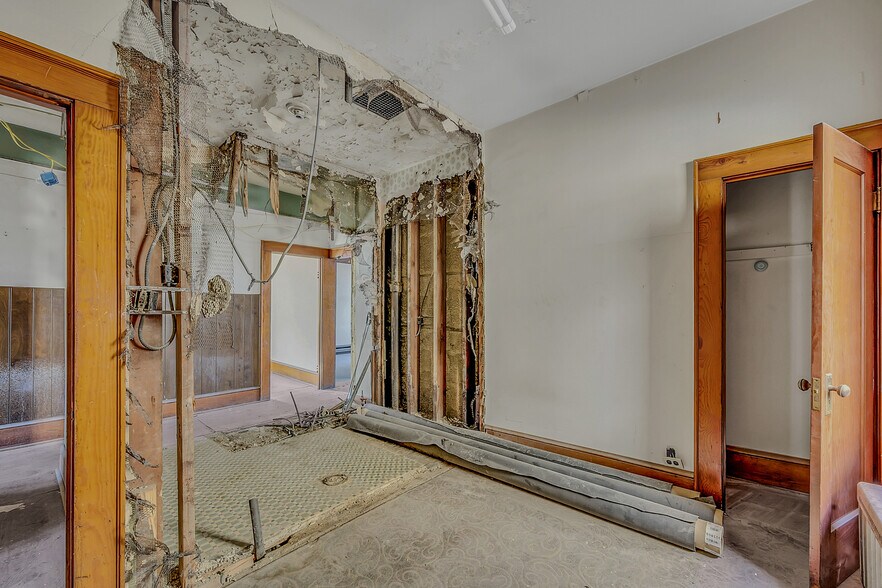 More Photos Of 515 Wyoming Ave, Scranton Flex For Sale