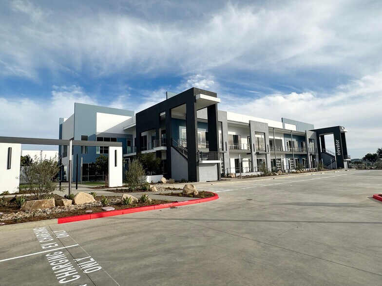 More Photos Of 3816 Stineman Ct, Long Beach Loft Creative Space For Lease