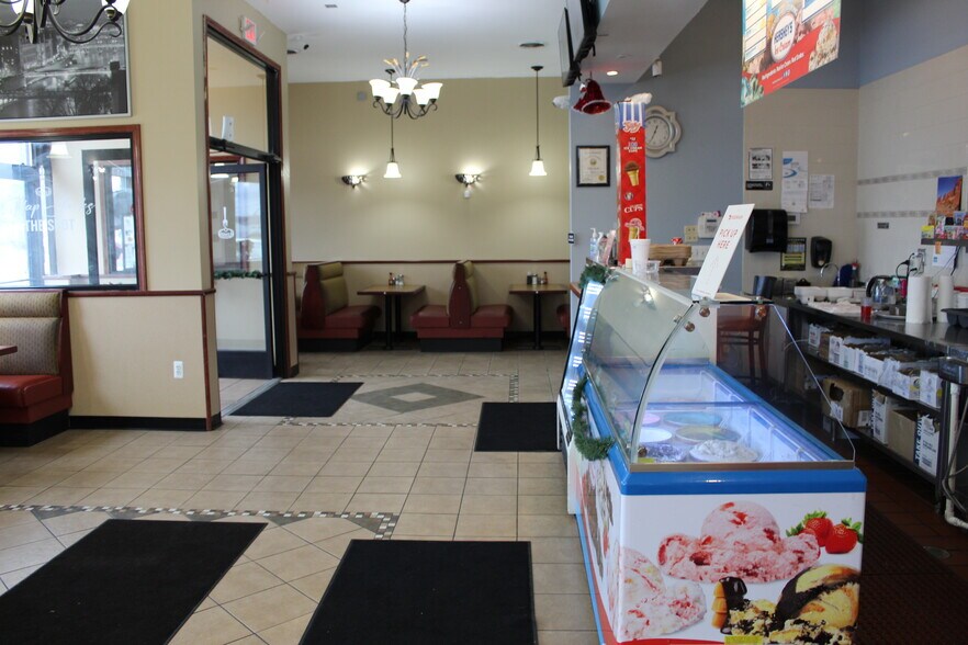 46754699 S Middlebelt Rd, Westland, MI 48186