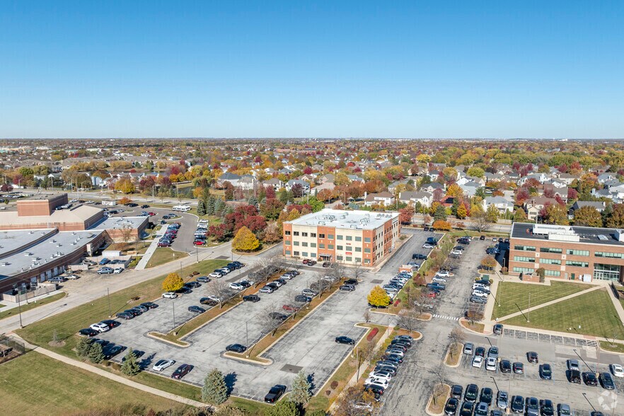 More Photos Of 2272 95th St, Naperville Office For Sale