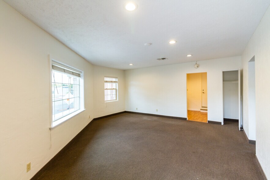 More Photos Of 508 Nevada Hwy, Boulder City Unknown For Sale
