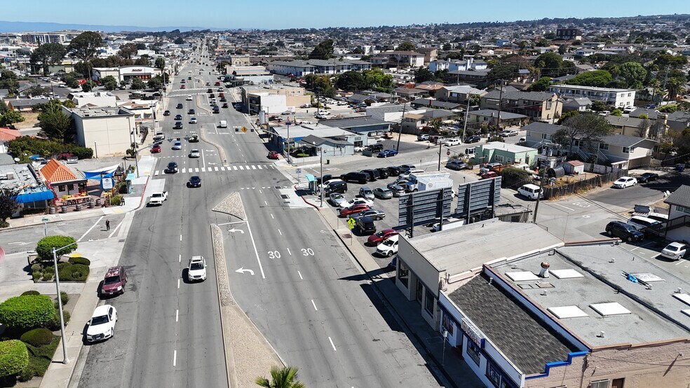 More Photos Of 1280 Fremont Blvd, Seaside Storefront For Lease