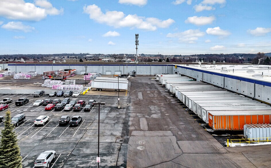 More Photos Of 14399 Huntington Ave, Savage Distribution For Lease