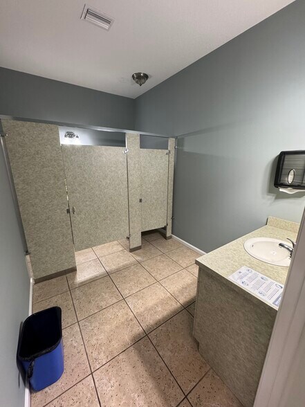 More Photos Of 2146 Alternate 19 N, Palm Harbor Office For Sale