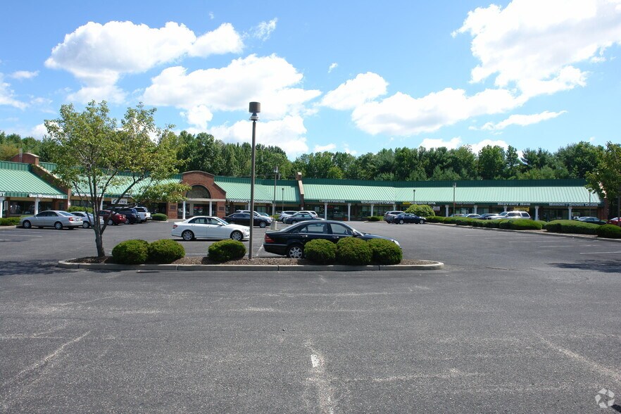 More Photos Of 100 US Highway 9, Manalapan Township Unknown For Lease