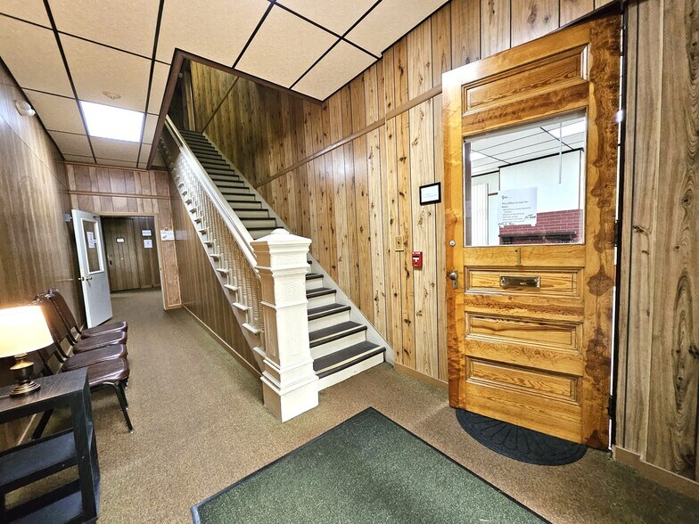 More Photos Of 331 Main St, Ridgway Office For Lease