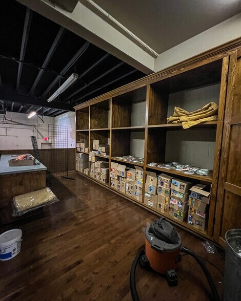 More Photos Of 9 Pennsylvania Ave, Rochester Freestanding For Sale