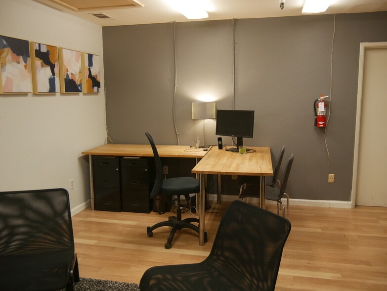 More Photos Of 720 Olive Dr, Davis Warehouse For Lease