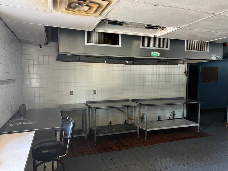 More Photos Of 2058 Edgewood Ave, Jacksonville Restaurant For Sale