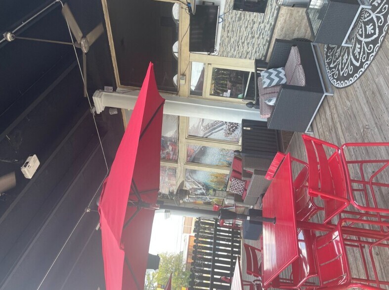 More Photos Of 11505 S Memorial Pky, Huntsville Storefront For Sale