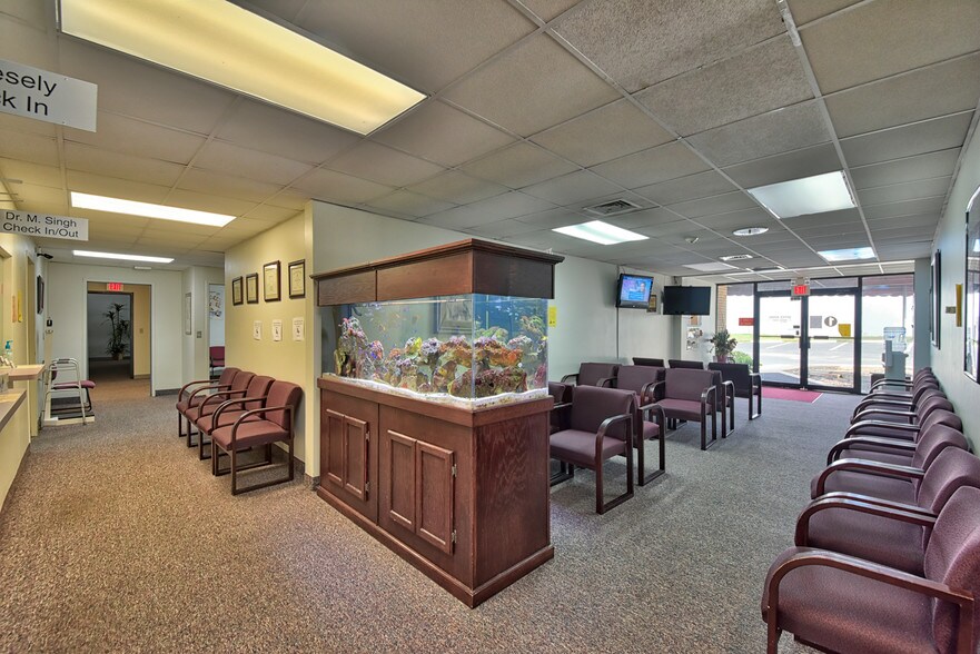 More Photos Of 1805 SE Lake Weir Ave, Ocala Medical For Sale