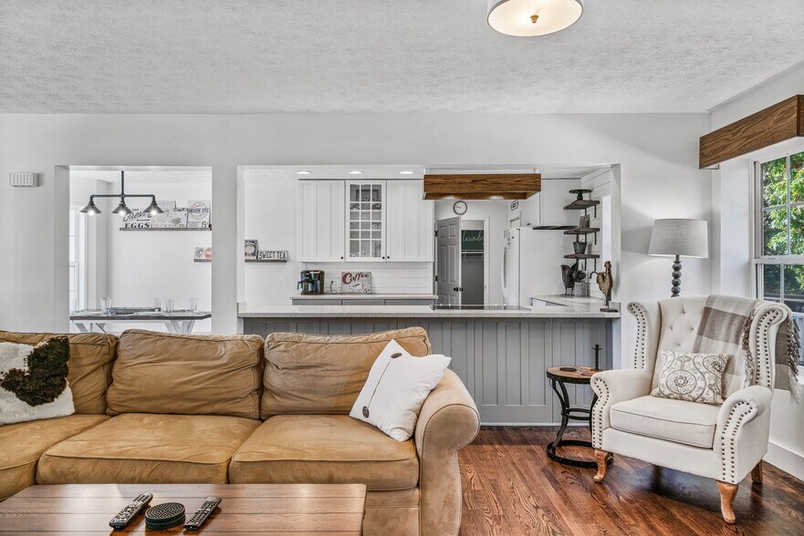 More Photos Of 1249 Gulf Rd, Spencer Golf Course Driving Range For Sale