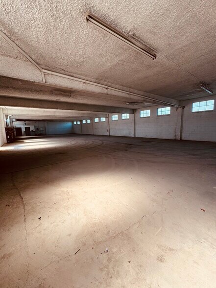 More Photos Of 309 Denton Ave, New Hyde Park Industrial For Lease