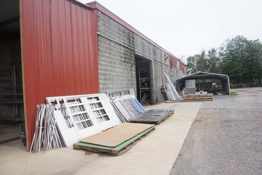 More Photos Of 3605 N Davis Hwy, Pensacola Warehouse For Sale