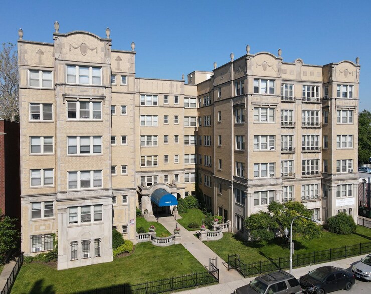 More Photos Of 6720 S Jeffery Blvd, Chicago Apartments For Sale