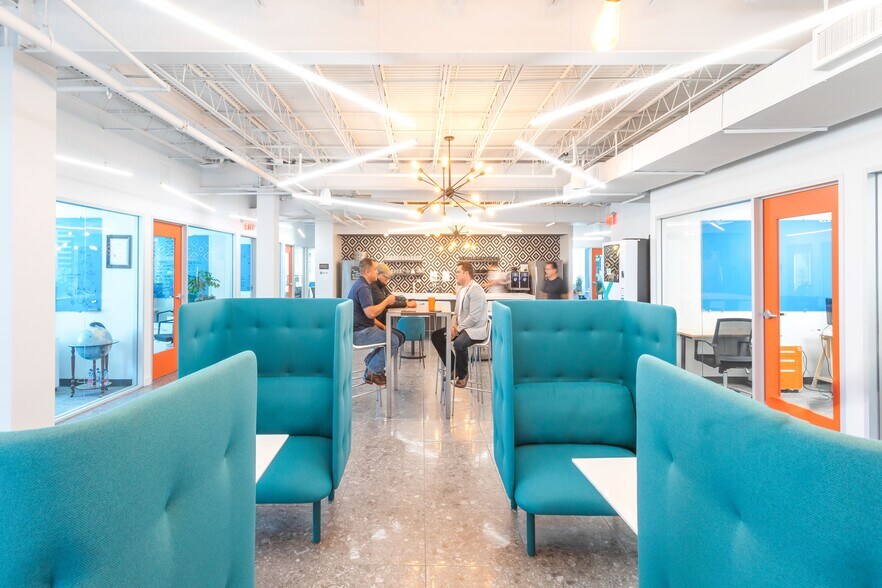 More Photos Of 333 3rd Ave N, Saint Petersburg Coworking Space
