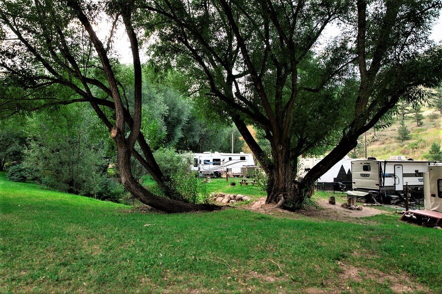 More Photos Of 1607-9 US Highway 34, Drake Trailer Camper Park For Sale