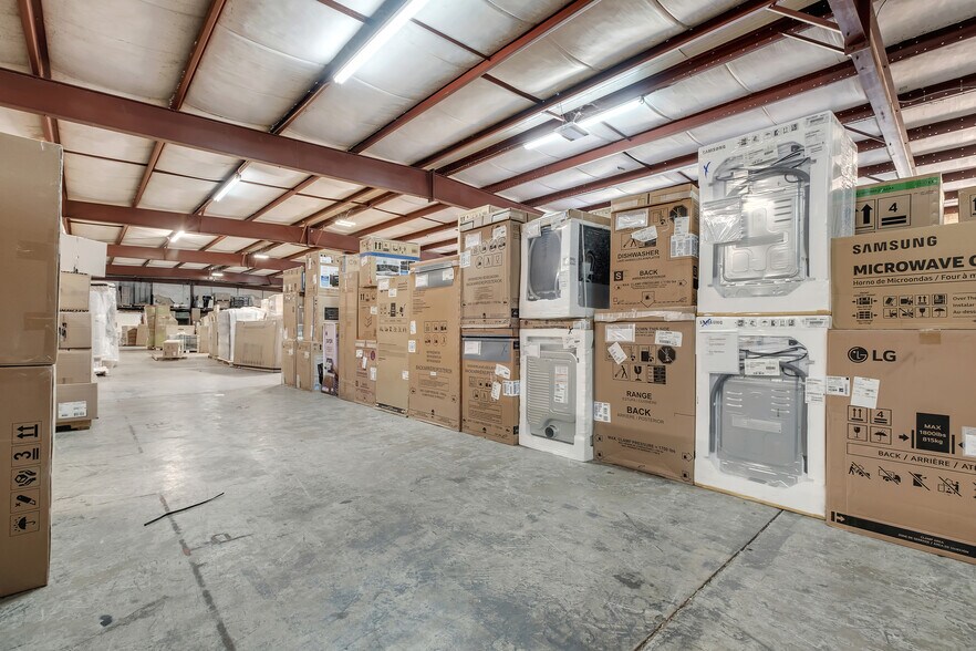 More Photos Of 495 Fortune Blvd, Midway Light Distribution For Lease