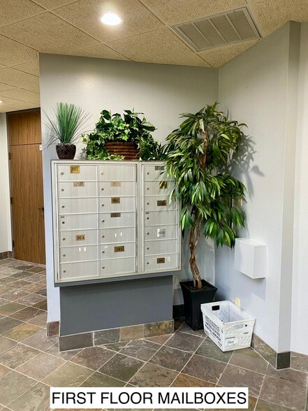 More Photos Of 907 Ranch Road 620 S, Austin Office Residential For Lease