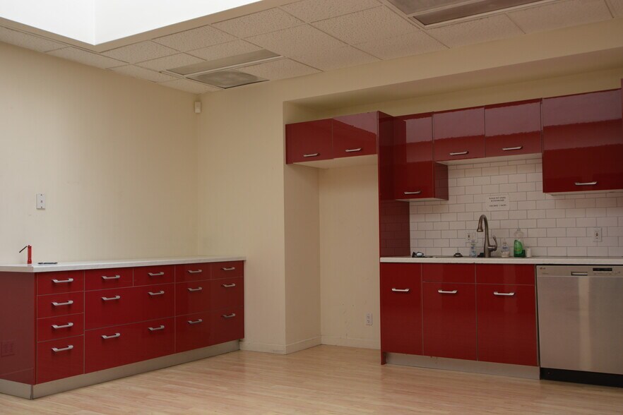 More Photos Of 9543 Culver Blvd, Culver City Loft Creative Space For Lease