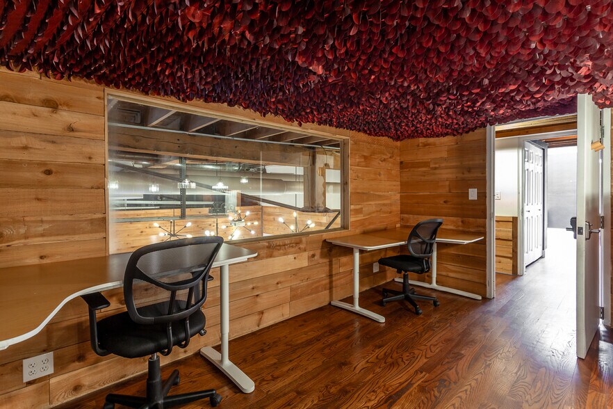 More Photos Of 2425 W 14th St, Chicago Loft Creative Space For Lease