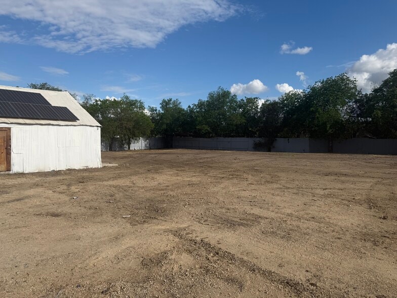 More Photos Of 418 Vine St, San Antonio Office Residential For Sale