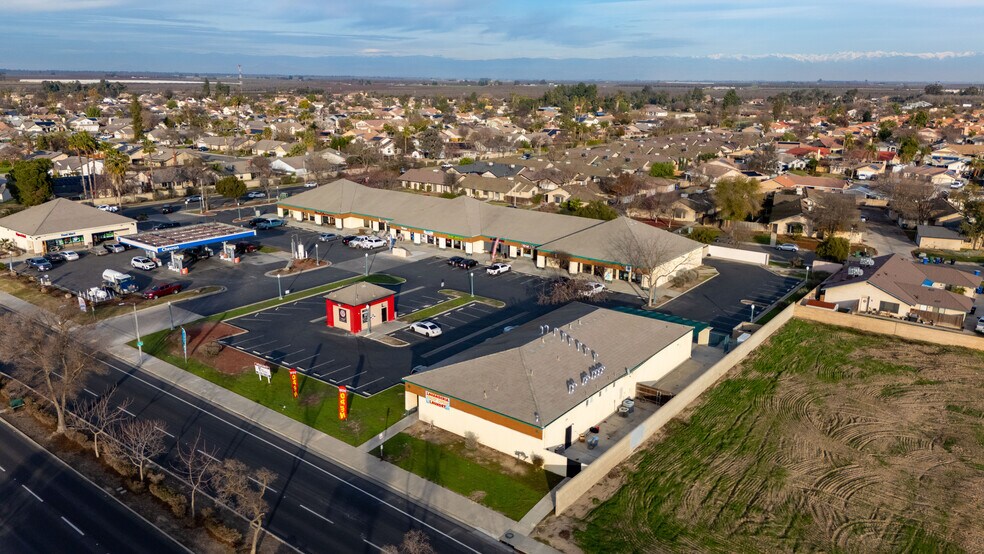 More Photos Of , Hanford General Retail For Sale