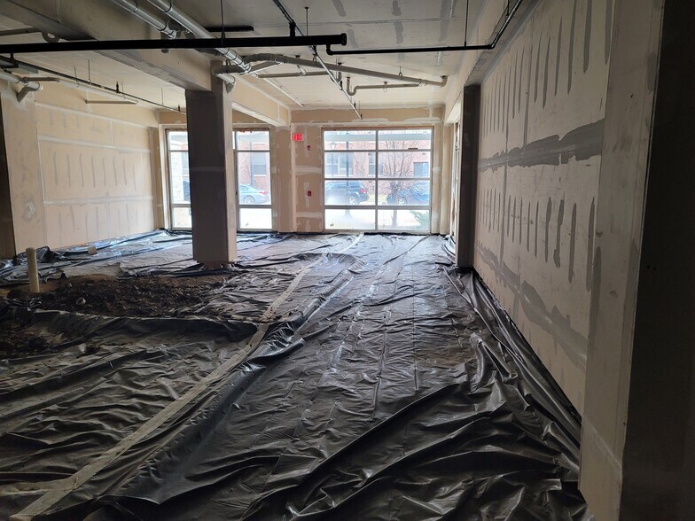 More Photos Of 261 N 4th St, Springfield Flex For Lease