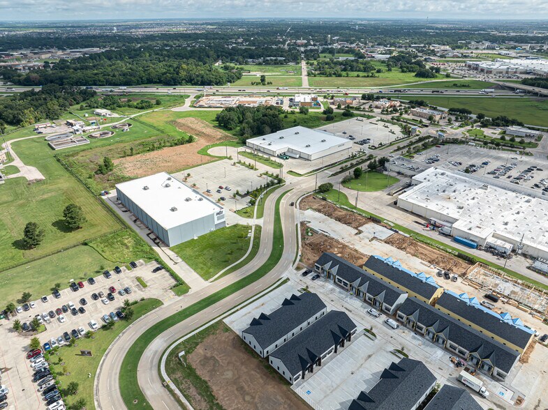 More Photos Of 1325 Main St, Katy Medical For Sale