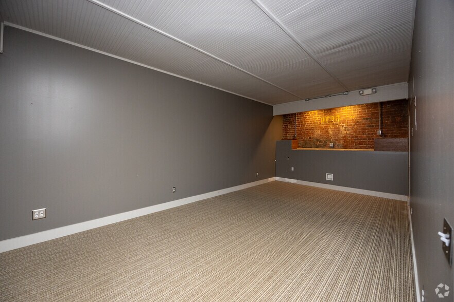 More Photos Of 123 W Main St, Buford General Retail For Sale