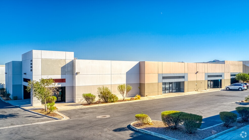 More Photos Of 1997 Whitney Mesa Dr, Henderson Warehouse For Sale