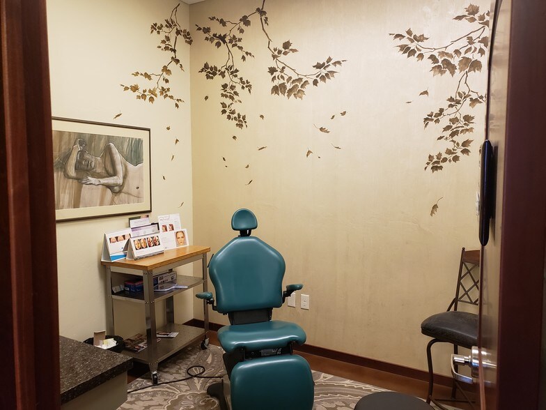 More Photos Of 7525 S Union Park Ave, Sandy Bank For Sale