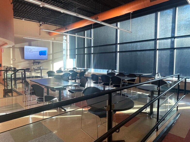 More Photos Of 20-22 Northwestern Dr, Salem Light Distribution For Lease