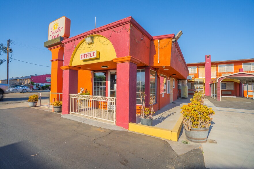 More Photos Of 839 W Pacheco Blvd, Los Banos Hotel For Sale