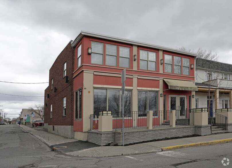 More Photos Of 1796-1798 Saint-Joseph Boul, Lachine Storefront Retail Residential For Sale