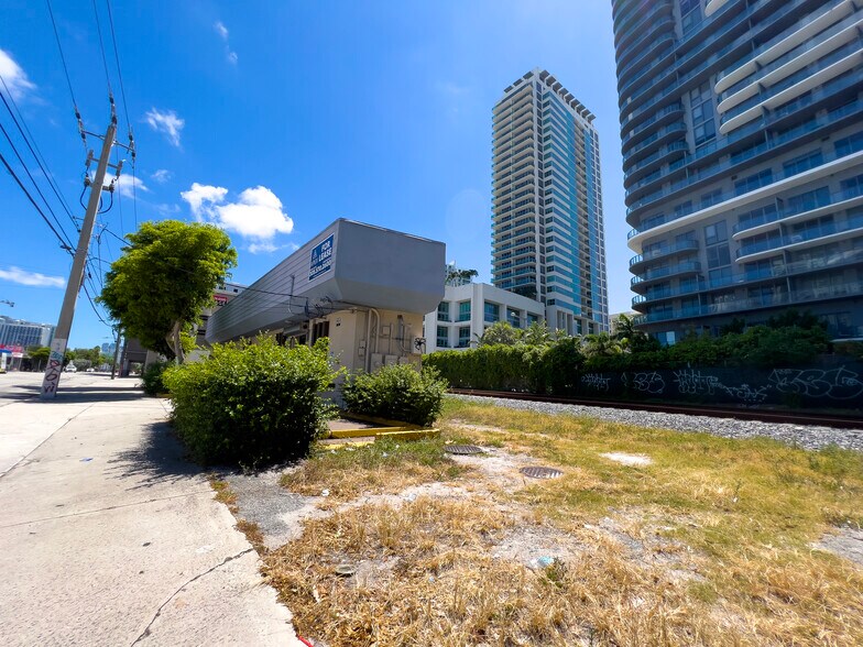 More Photos Of 3400 NE 2nd Ave, Miami Restaurant For Sale