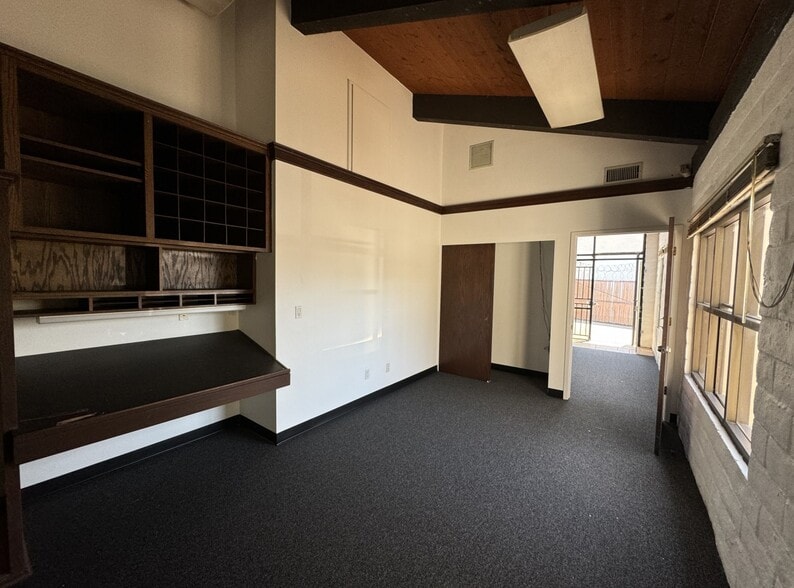 More Photos Of 1944 Commercial St, Escondido Industrial For Lease