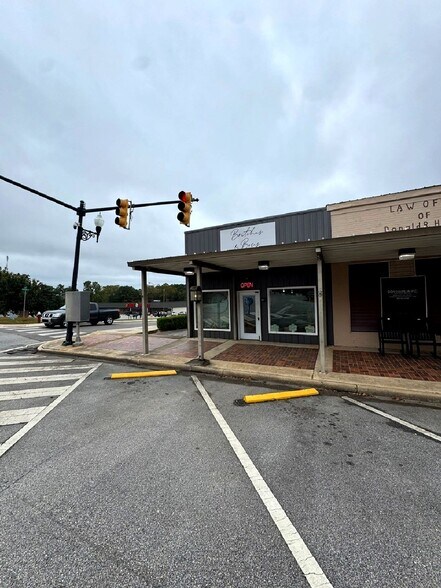 More Photos Of 40 Court Sq, Ashland Restaurant For Sale