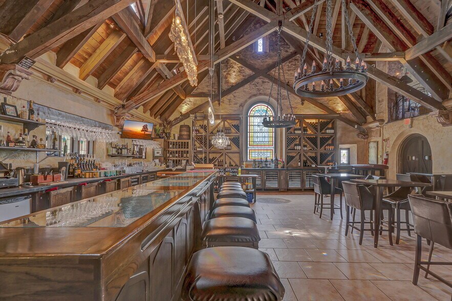 More Photos Of 1715 E Main St, Mohegan Lake Restaurant For Sale