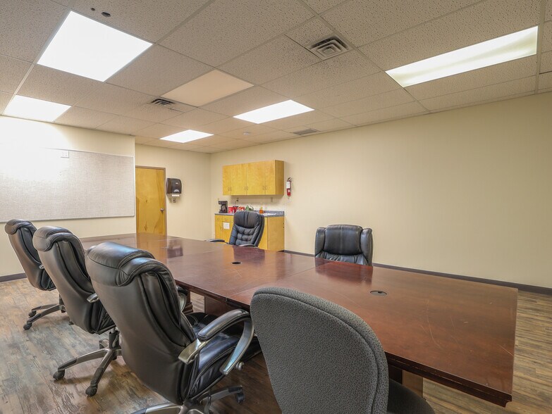 More Photos Of 5003 47 st, Stettler Office For Lease