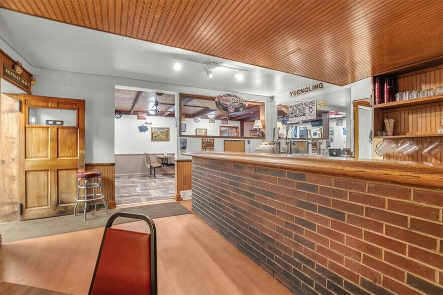 More Photos Of 3006 Lewis Run Rd, Clairton Restaurant For Sale