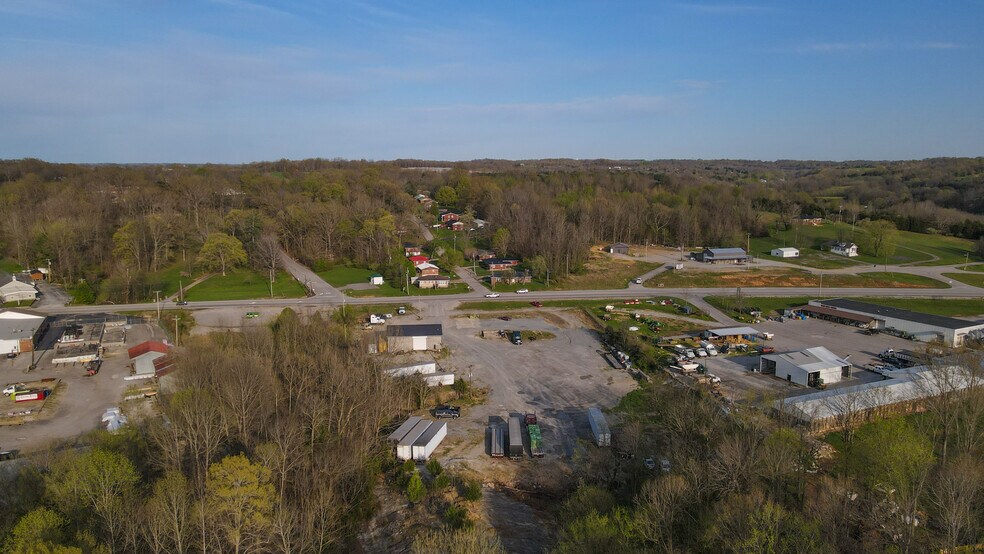 More Photos Of 801 Columbia Hwy, Greensburg Flex For Sale