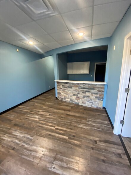 More Photos Of 2431 E 32nd St, Joplin Medical For Sale