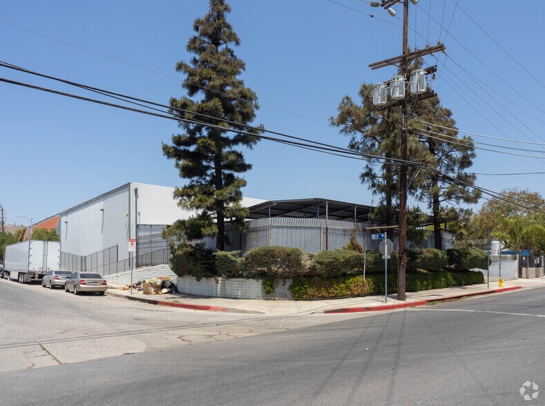 More Photos Of 10220 Norris Ave, Pacoima Warehouse For Sale