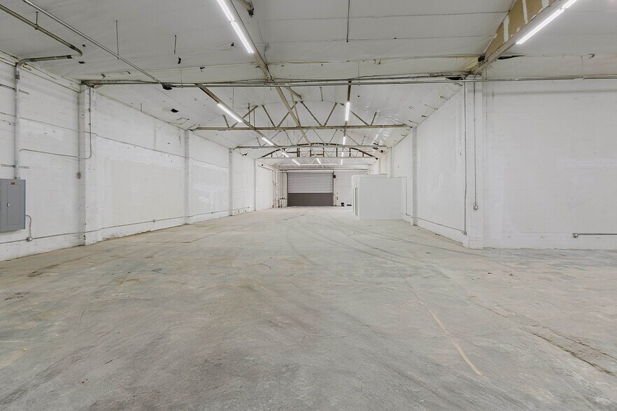 More Photos Of 965-973 E 31st St, Los Angeles Warehouse For Sale