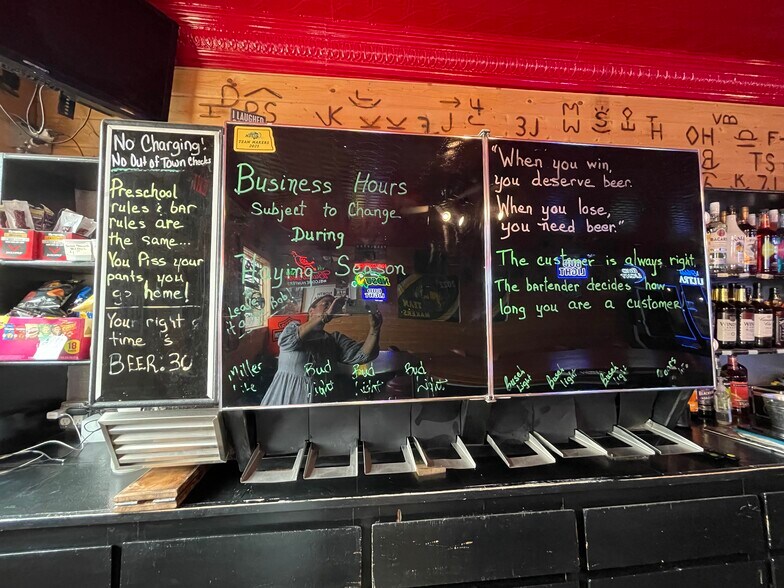 More Photos Of 203 Whinery, Binford Casino For Sale